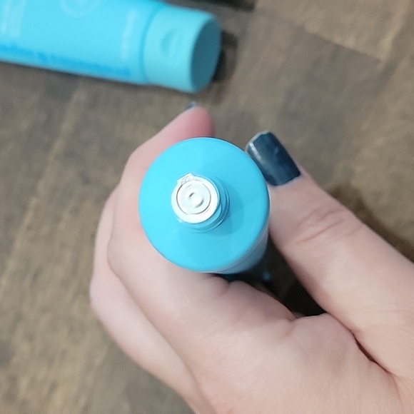 6 Bottles Tula Skincare The Cult Classic Cleanser Collection 1lf Oz - Picture 2 of 2